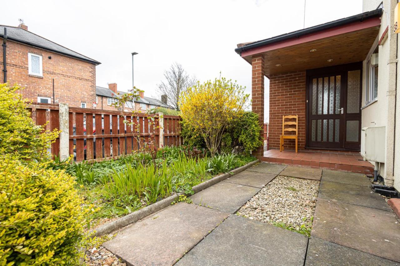 M9 Guest House Manchester Exterior photo